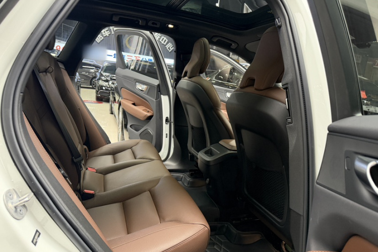 沃尔沃XC60 2024款 B5 四驱智远豪华版中控内饰7001