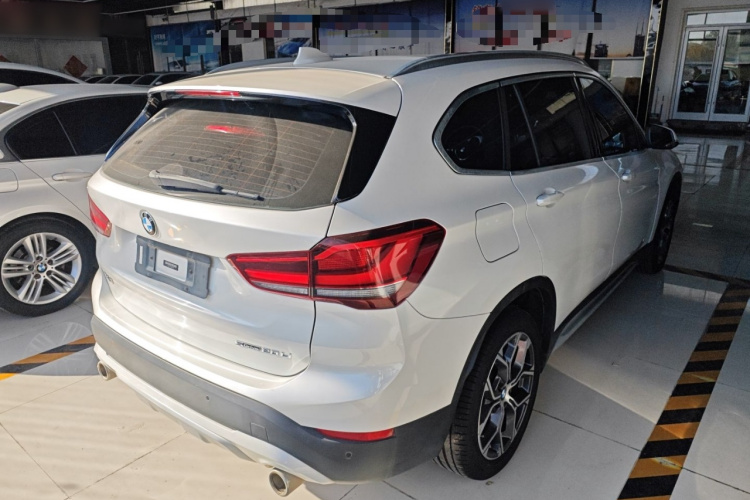 宝马X1 2020款 sDrive20Li 尊享型车身外观6005