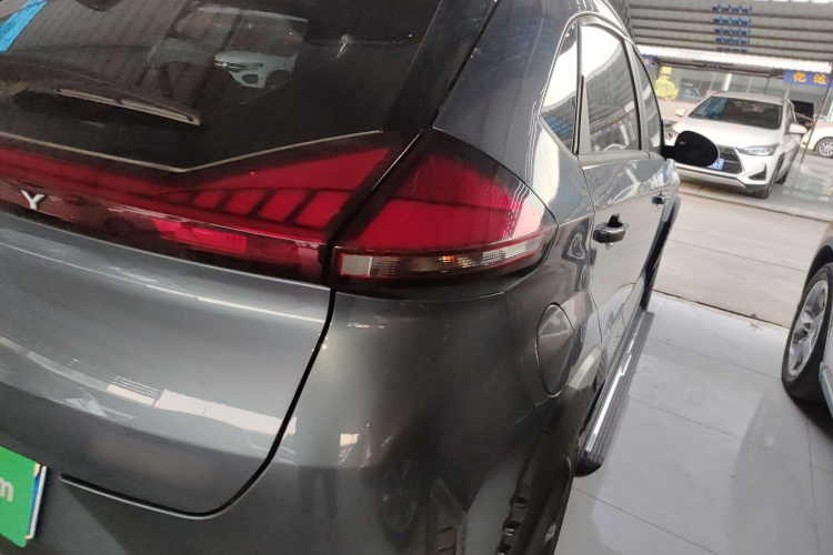 奇瑞 瑞虎3X 2023款 1.5L CVT时尚版车身外观9