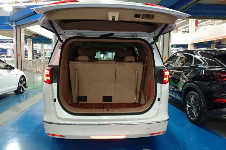 别克GL8 2017款 ES 28T 尊享型 国V机舱底盘23