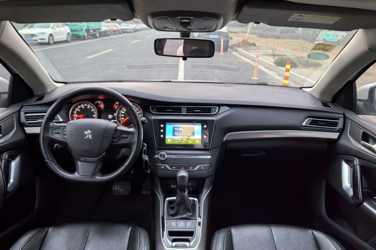 标致408 2014款 1.8L 自动豪华版中控内饰7002