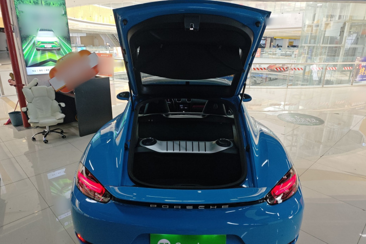 保时捷718 2020款 Cayman 2.0T机舱底盘23