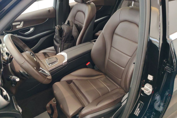 奔驰GLC 2022款 改款 GLC 300 L 4MATIC 动感型臻藏版中控内饰19