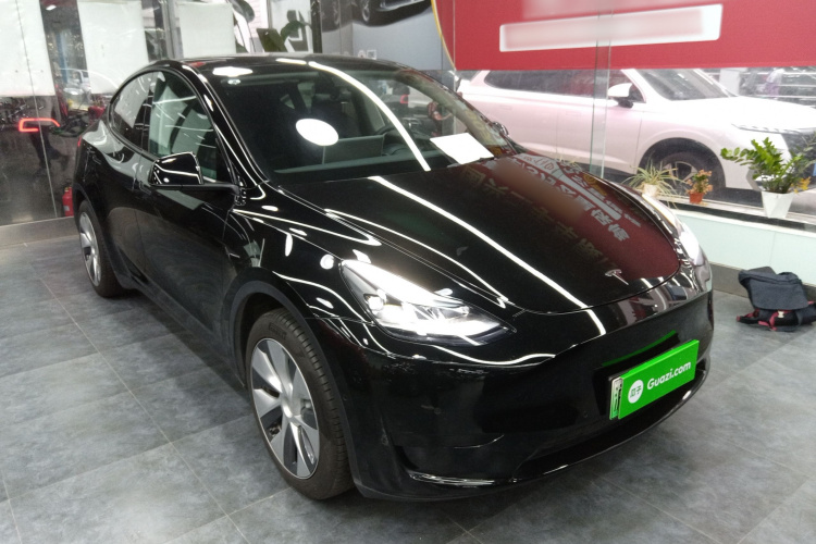 特斯拉 Model Y 2022款 改款 后轮驱动版车身外观3
