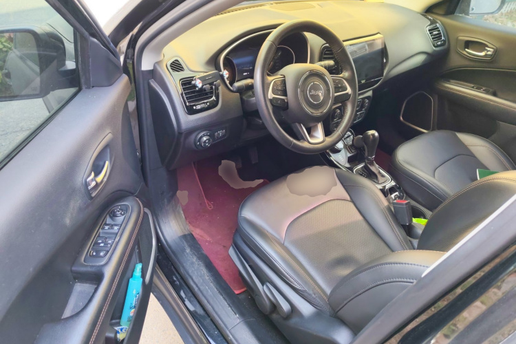 Jeep 指南者 2019款 220T 自动家享四驱版中控内饰20