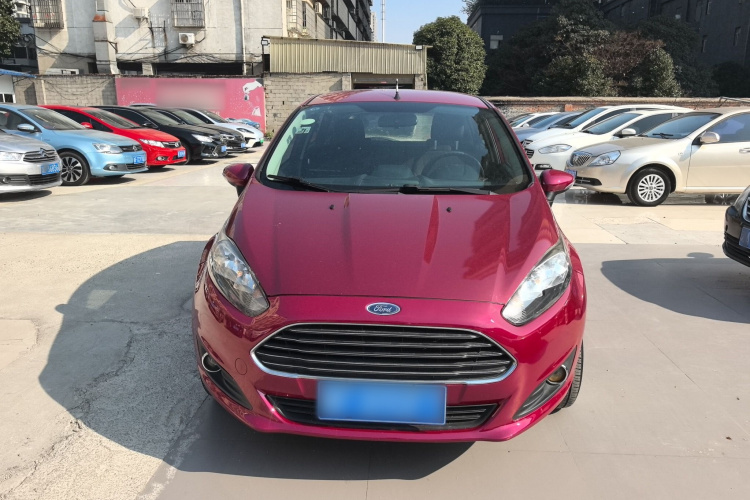 福特 嘉年华 2013款 两厢 1.5L 自动时尚型车身外观2