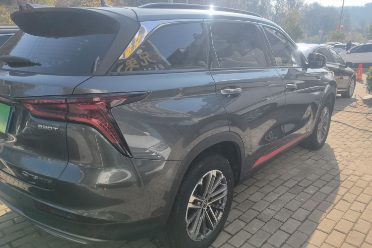 长安CS75 PLUS 2022款 1.5T 自动豪华型车身外观7