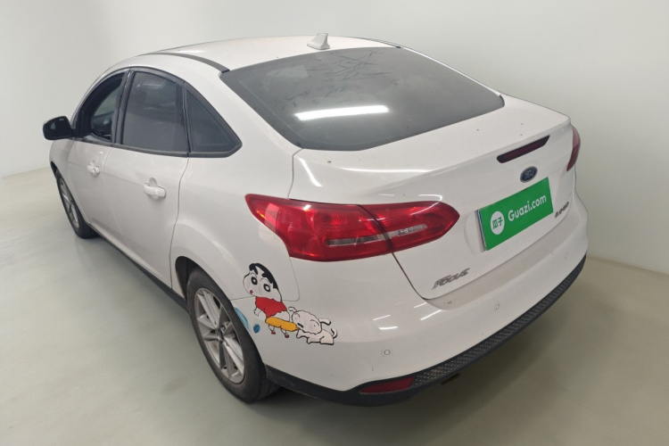 福特 福克斯 2017款 三厢 1.6L 手动风尚型智行版车身外观5