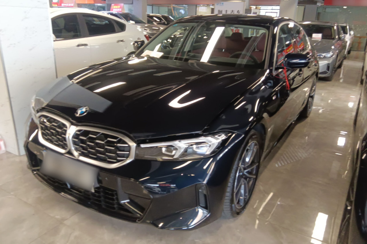 宝马3系 2025款 325i M运动套装车身外观1