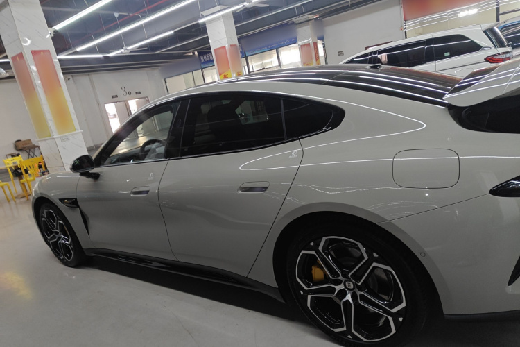 小米汽车 小米SU7 2024款 后驱超长续航高阶智驾Pro版车身外观4