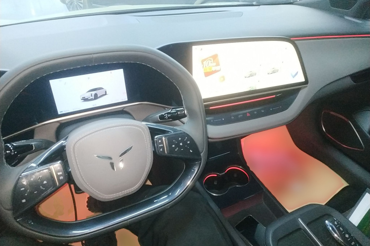 红旗EH7 2024款 690 Pro中控内饰12