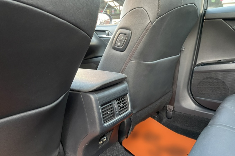 丰田 凯美瑞 2021款 2.5G 豪华版局部细节9005