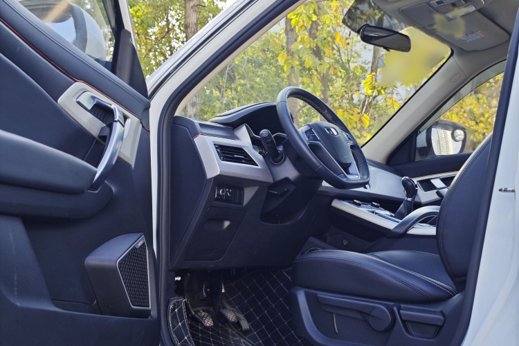 吉利汽车 博越 2018款 2.0L 手动两驱智雅型中控内饰7006