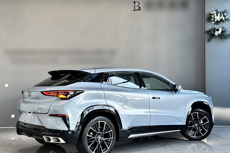 长安UNI-T 2023款 第二代 1.5T 旗舰型车身外观6005