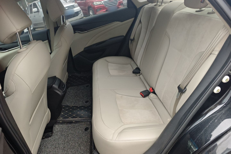 别克 英朗 2015款 15N 自动豪华型中控内饰21