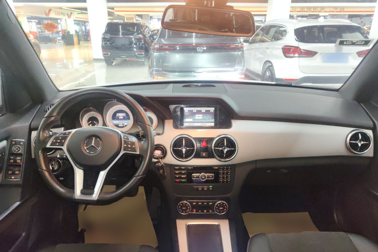 奔驰GLK级 2014款 GLK 200 标准型中控内饰12