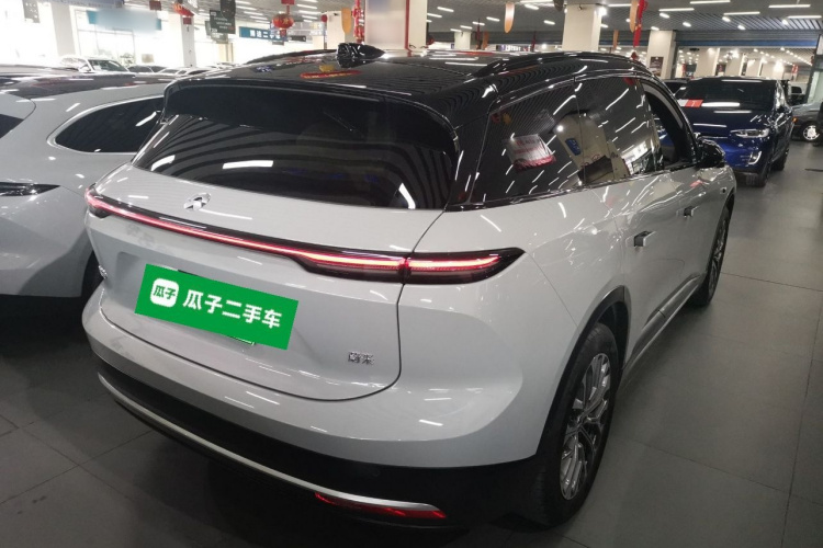 蔚来ES6 2024款 75kWh车身外观7