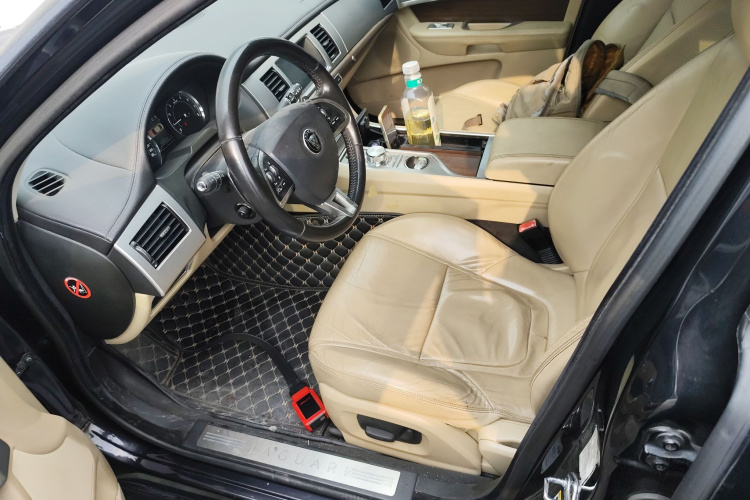 捷豹XF 2014款 XF 2.0T 风华版中控内饰19