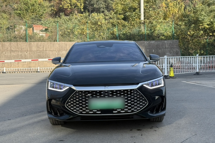 比亚迪 汉 2022款 DM-i 121KM 尊荣型车身外观6002