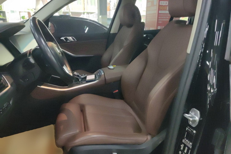 宝马X5(进口) 2021款 xDrive30i X设计套装中控内饰19