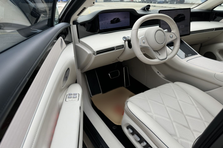 鸿蒙智行 享界S9 2024款 纯电 Ultra 四驱旗舰版中控内饰7006