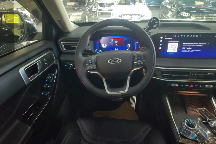 福特 探险者 2024款 2.3T EcoBoost 四驱风尚plus版 7座中控内饰13