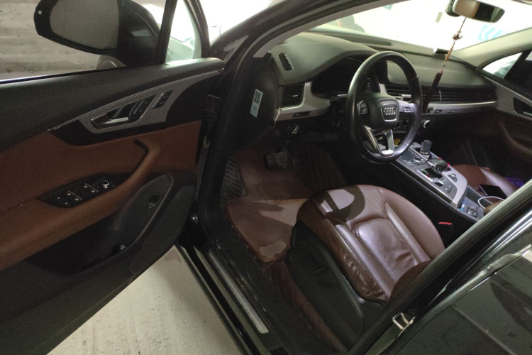 奥迪Q7 2016款 45 TFSI 技术型中控内饰20