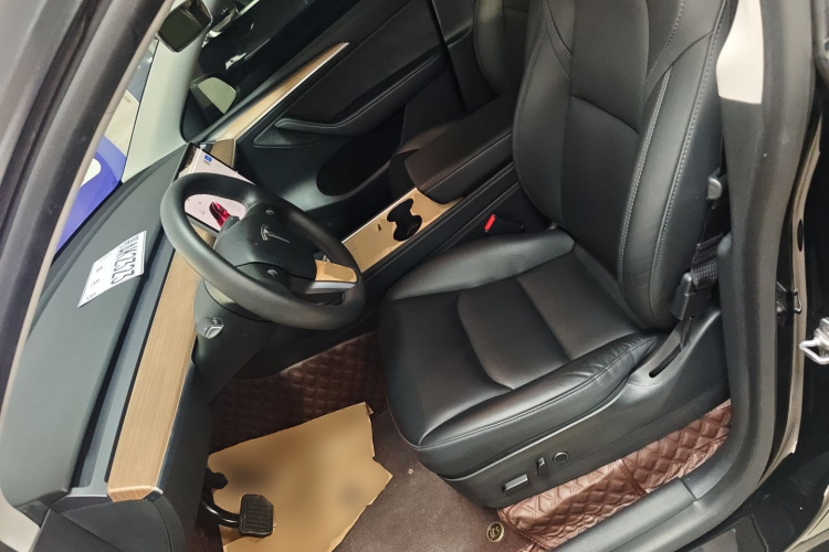 特斯拉 Model Y 2021款 标准续航后驱版中控内饰19