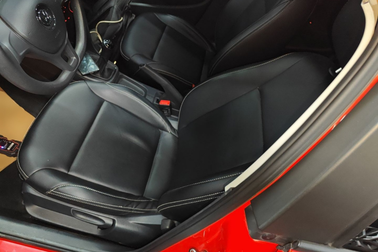 大众 Polo 2016款 1.4L 手动风尚型中控内饰19