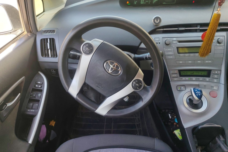 丰田 普锐斯 2012款 1.8L 标准版局部细节13