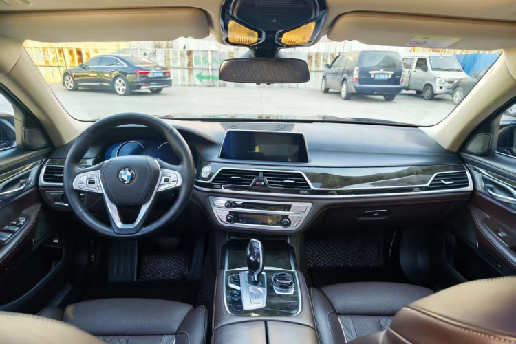 宝马7系 2018款 730Li 尊享型 卓越套装中控内饰7001