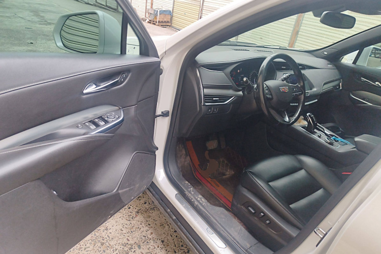 凯迪拉克XT4 2018款 28T 两驱领先型中控内饰7003