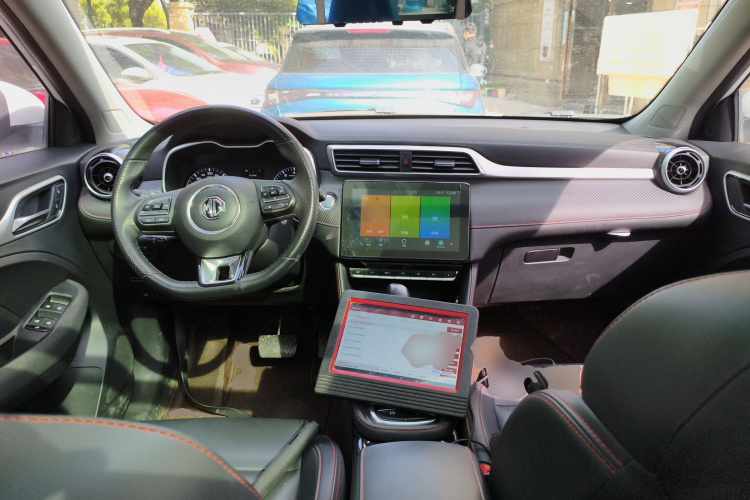 名爵ZS 2020款 180DVVT 自动Lite中控内饰12