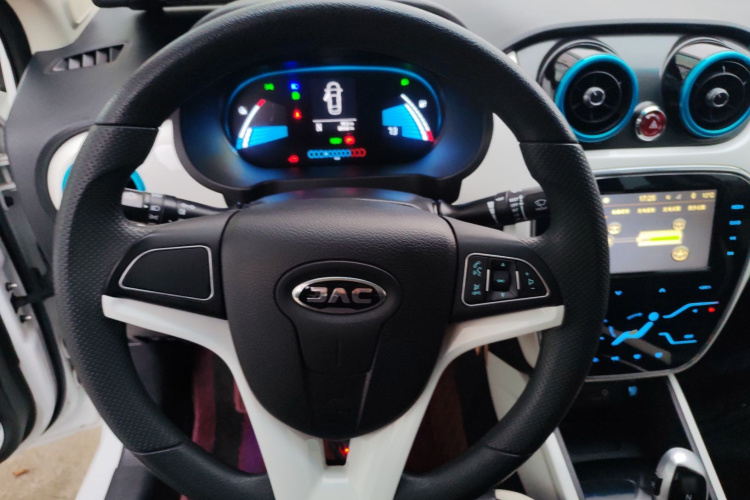 江汽集团 江淮iEV7 2019款 iEV7L 豪华智能型中控内饰13