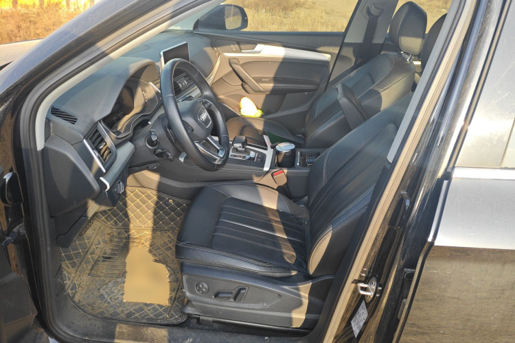 奥迪Q5L 2020款 改款 40 TFSI 荣享时尚型中控内饰19