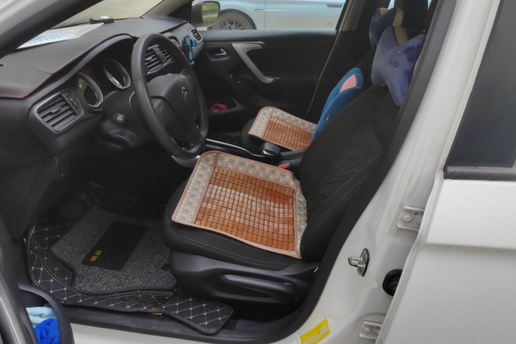 雪铁龙C3-XR 2017款 1.6L 自动时尚型局部细节19