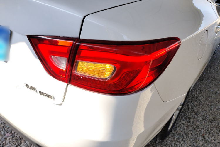 奔腾B30 2017款 1.6L 自动舒适型车身外观6001