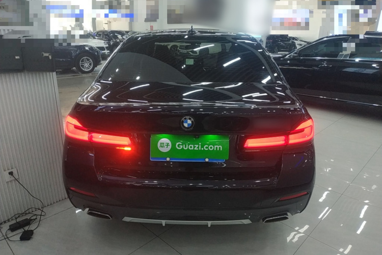 宝马5系 2021款 525Li M运动套装车身外观6