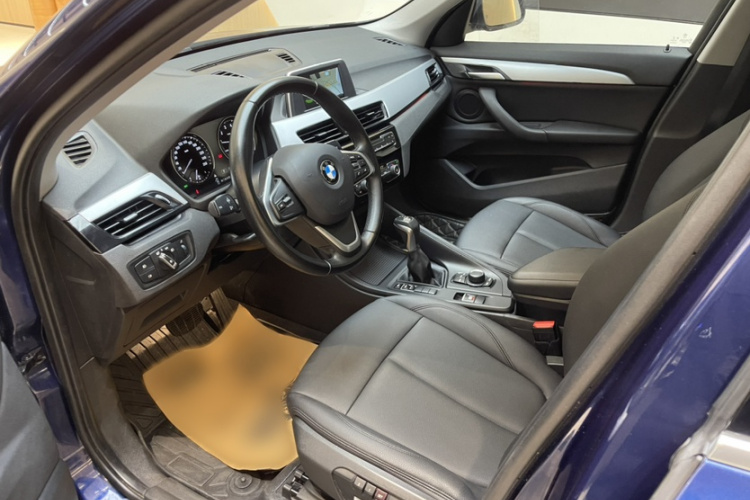 宝马X1 2018款 sDrive20Li 领先型中控内饰7008