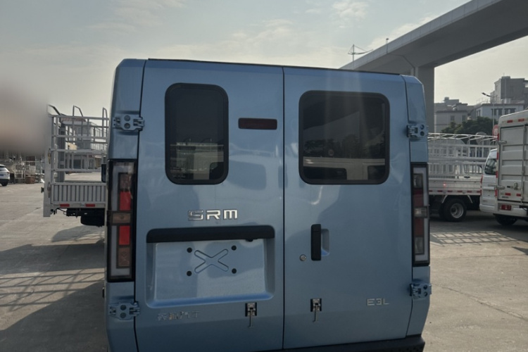 SRM鑫源新能源E3L 2025款 宁德53.58Kwh 365KM 实用型客车车身外观6005