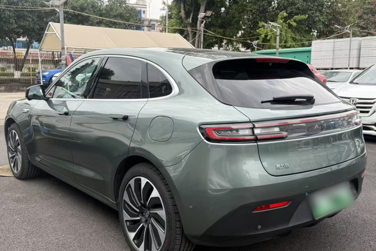 鸿蒙智行 问界M5 2023款 增程四驱智驾版车身外观6006