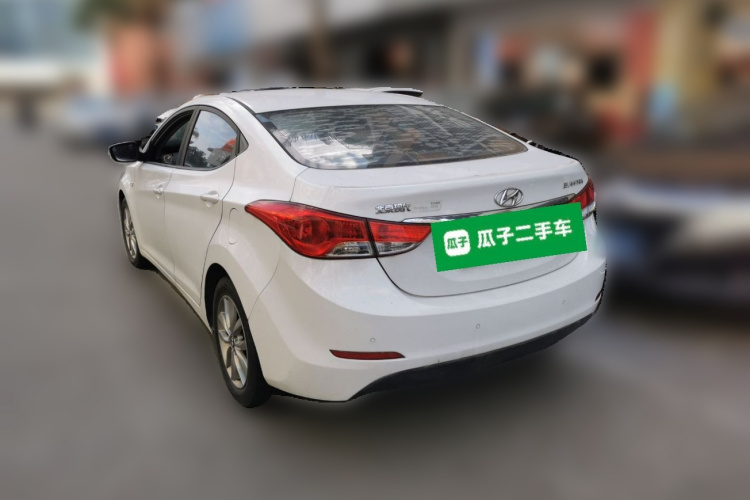 现代 朗动 2015款 1.6L 自动时尚型车身外观5