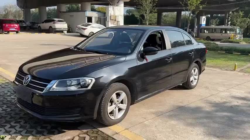 大众 朗逸 2013款 改款经典 1.6L 手动风尚版实拍1