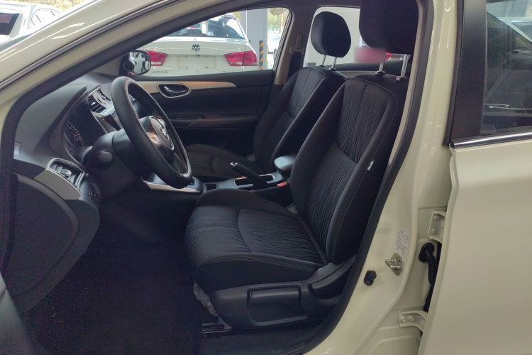 日产 轩逸 2022款 经典 1.6XE CVT舒适版中控内饰19