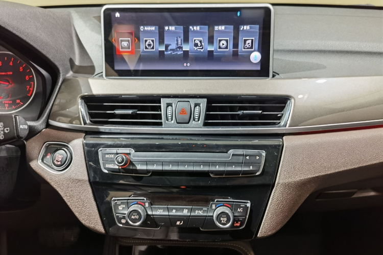宝马X1 2018款 sDrive18Li 尊享型中控内饰7004