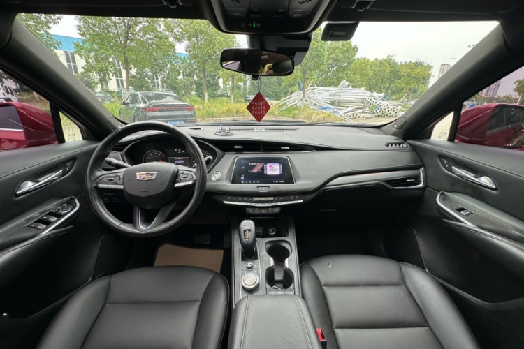 凯迪拉克XT4 2022款 28T 两驱豪华型中控内饰7010