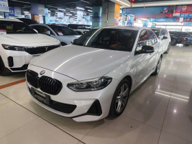 宝马1系 2021款 改款 120i M运动曜夜版