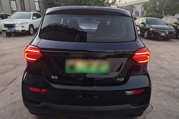 零跑汽车 零跑T03 2021款 400轻享版 三元锂车身外观6