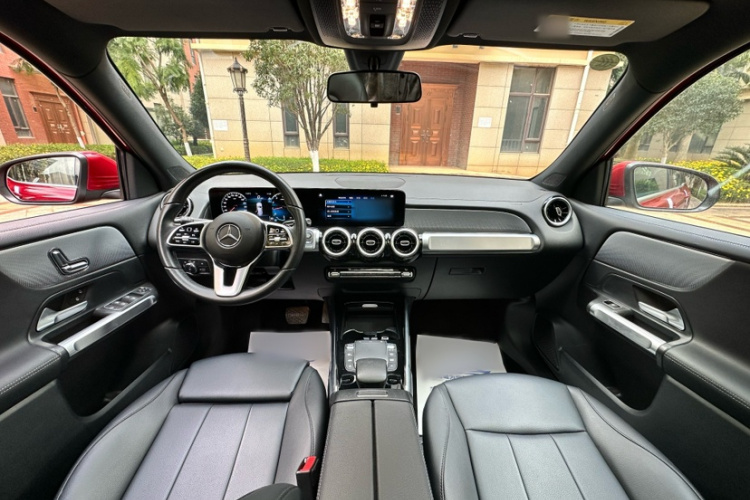 奔驰GLB 2023款 改款 GLB 200 时尚型中控内饰7014