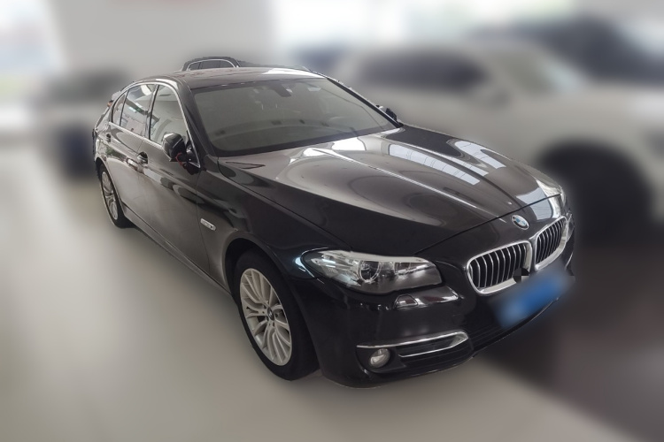 宝马5系 2014款 525Li 豪华设计套装车身外观3
